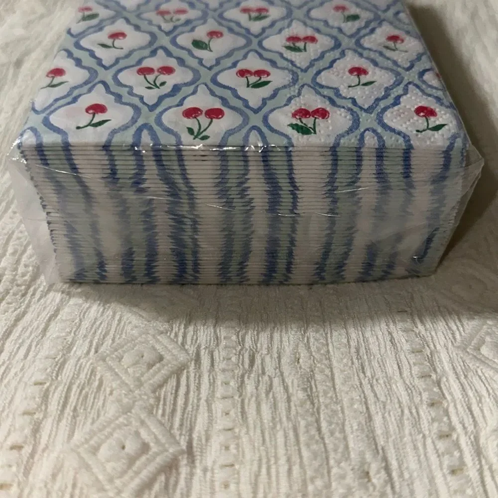 nicole miller Home 40 x 1pk Guest Paper Towel Napkins White Blue Cherry Trellis